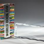 Trofeo metacrilato grabado con estuche