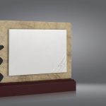 Portaplaca grabada de piedra natural 97023