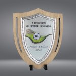 Trofeo madera grabado a color 97627